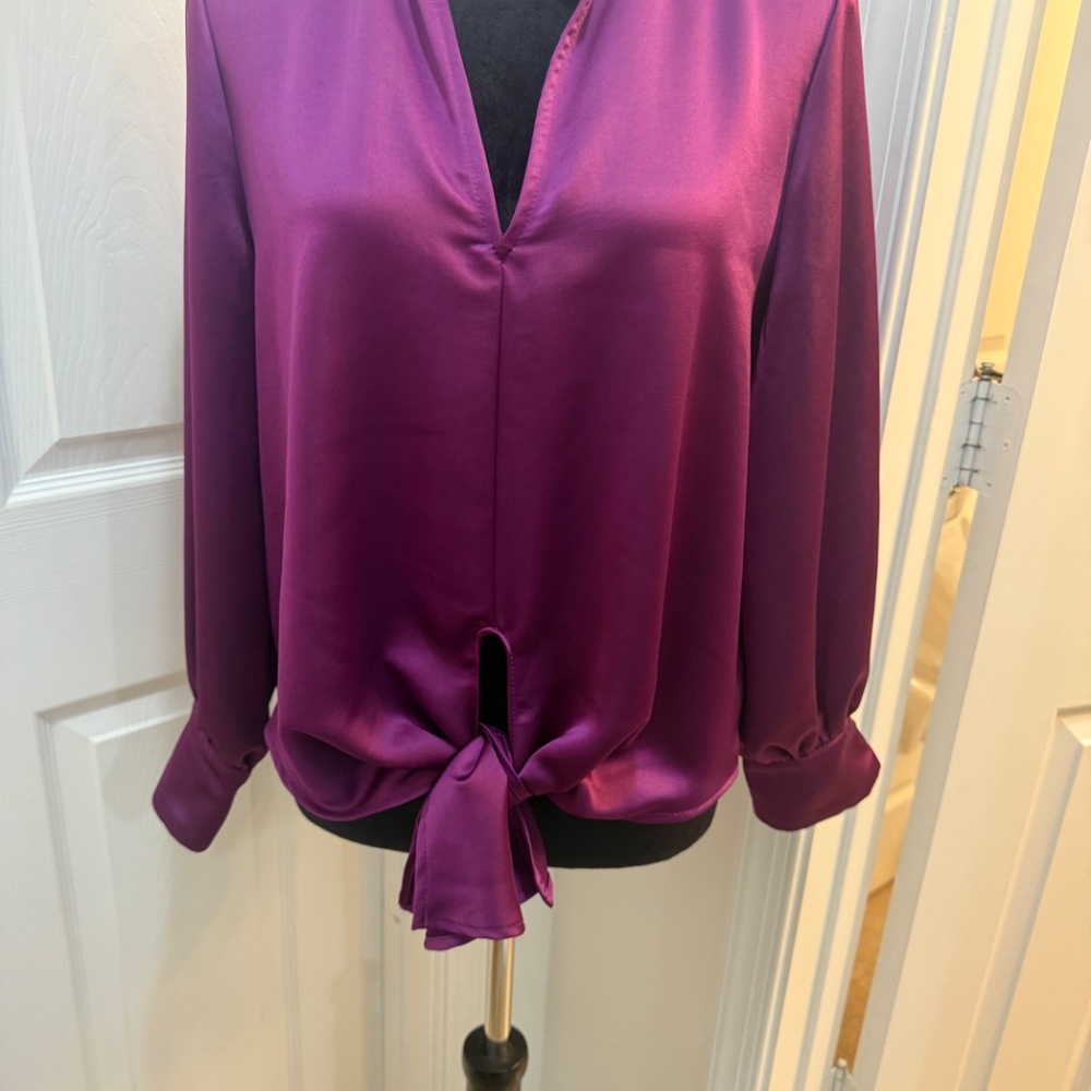 β¨ Karen Kane Sparkling Satin Top ββ Size M, NEW - Picture 3 of 10
